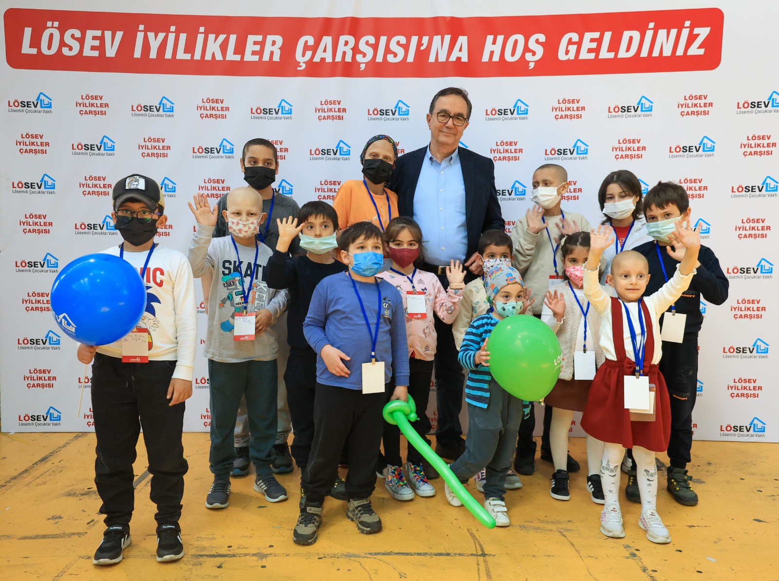 losev iyilikler carsisi projesini hayata gecirdi ailelerimiz bu hastaligin yuku altinda ezilmemeliler 0 qa46PInK