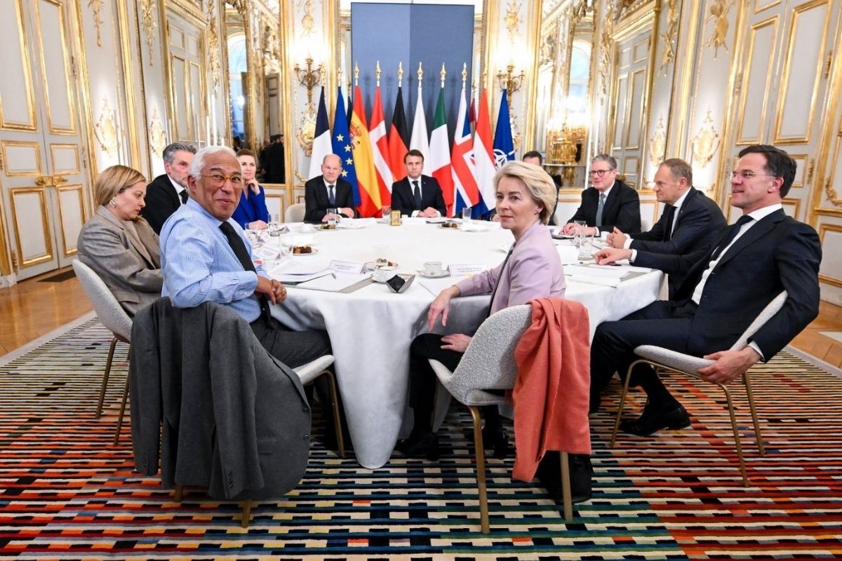 macron fransanin nukleer silahlarinin avrupanin korunmasi icin kullanilmasini bugun brukseldeki zirvede liderlere onerecek 0 IE6HUbRs