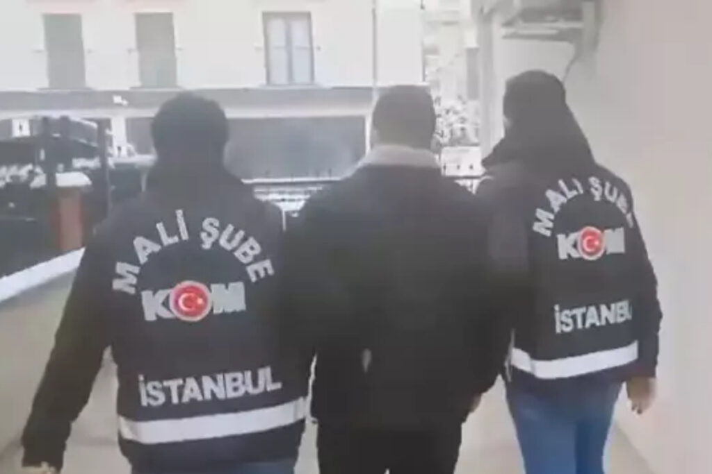 maydonoz doner operasyonunda gozaltina alinan kisilerin telefonlarinda bylock uygulamasi tespit edildi SJLn1Nke