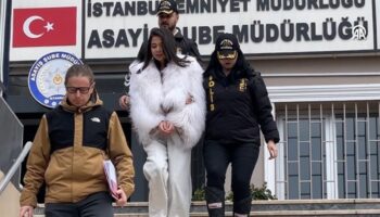 merve taskin mahkemeyi podyuma gozaltini defileye cevirdi qkyu1eGT