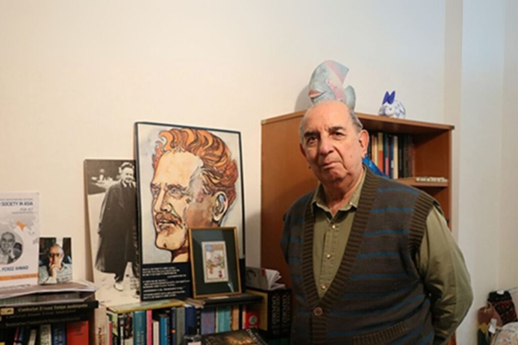 osmanli ve modern turkiye tarihinin onde gelen isimlerinden prof dr feroz ahmad yasamini yitirdi Yp5p2g1c