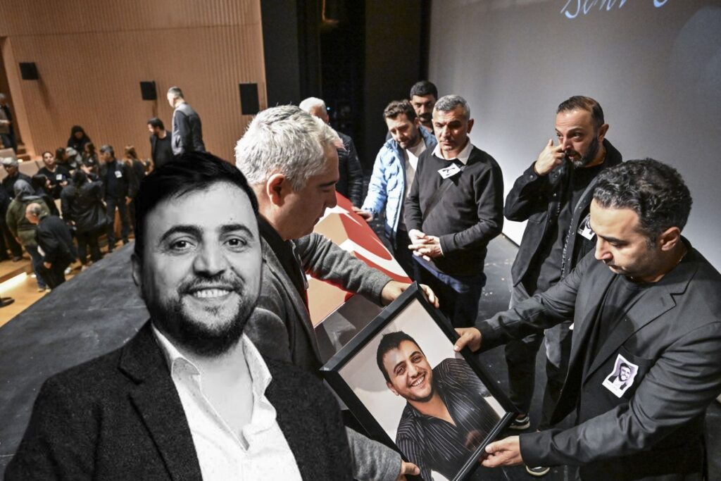 oyuncu sinasi yurtsever son yolculuguna ugurlandi gule gule cocuk adam essSgUuc