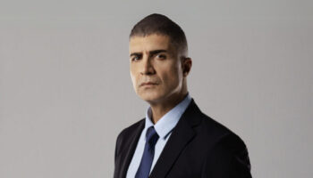 ozcan deniz hakkinda imar kirliligi ve kultur varliklarini koruma kanununa muhalefet suclarindan sorusturma acildi fkaxNCAq