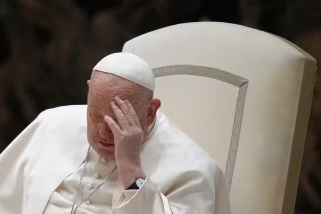 papa francis bronsit nedeniyle romada hastaneye kaldirildi IeD2EuTN