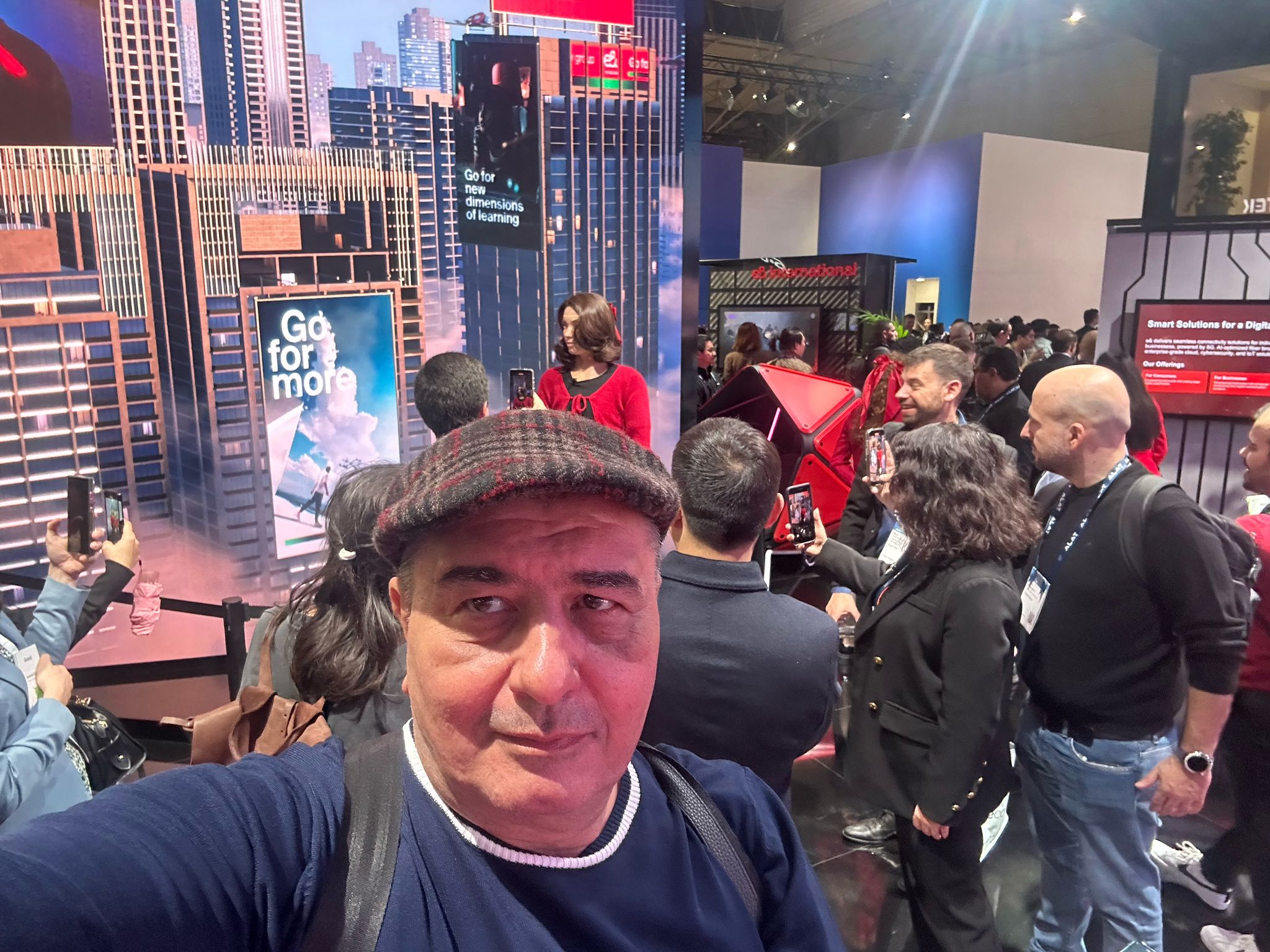 patronlar dunyasi dunyanin en buyuk baglanti teknoloji fuari mobile world congresste 0 lVUlHkOV