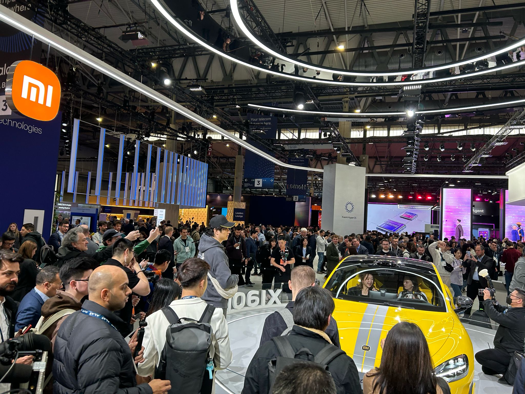 patronlar dunyasi dunyanin en buyuk baglanti teknoloji fuari mobile world congresste 4 hzk2UZKR