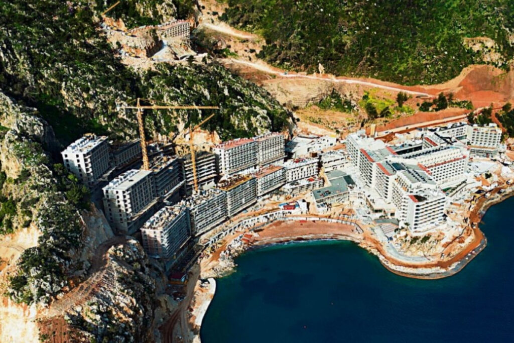 patronlar dunyasinin ilk gunden beri takip ettigi marmaris kizilbukteki mulklerle ilgili yikim kararini gazeteci wYV3tqrO