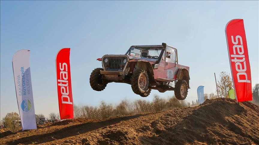 petlastan off road yarislarina sessiz sedasiz sponsorluk kirsehirdeki fabrikasinda sessiz sedasiz isten cikartma 0 BA6OH7fu
