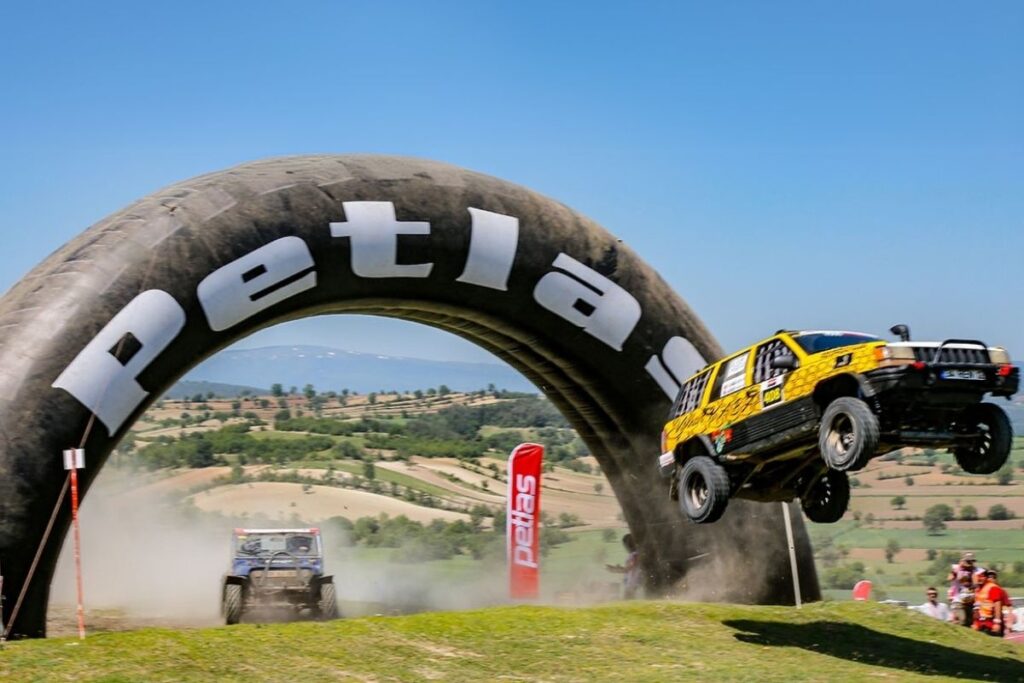 petlastan off road yarislarina sessiz sedasiz sponsorluk kirsehirdeki fabrikasinda sessiz sedasiz isten cikartma E5RXaKLu