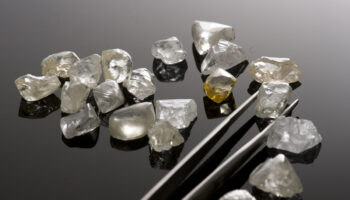 petra diamonds artan zararlarla mucadele ederken iki ceo atadi U1M3eMv7