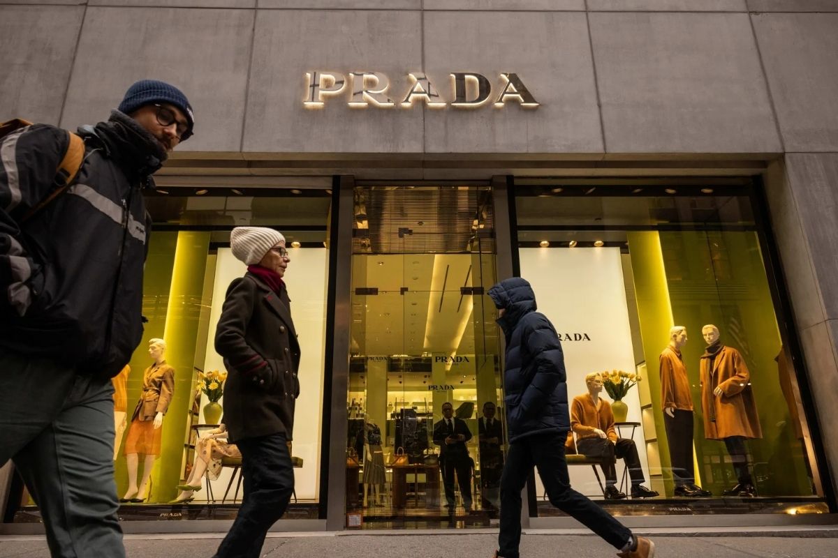 pradanin versaceyi almak icin teklif ettigi ucret belli oldu 15 milyar euro 1 PmK6K8tu