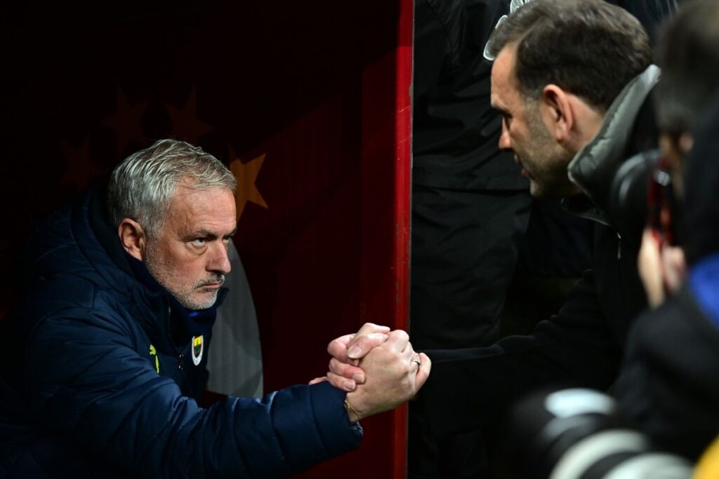 profesyonel futbol disiplin kurulundan jose mourinho ve okan buruka ceza zAUs2jCT