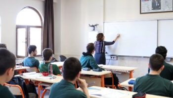 resmi gazetede yayimlandi liselerde yeni donem dikkat ceken devamsizlik karari Y91ewmWL