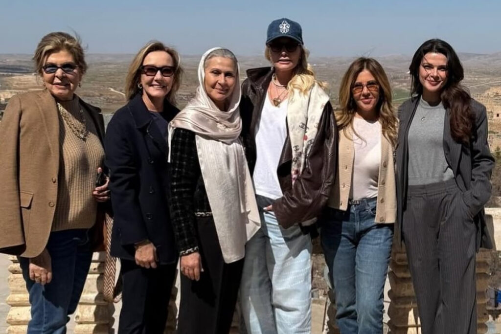 revna demirorenden arkadaslarina jest begum sen zeynep yilmaz ve sevim uyar uzak sehir dizisi Oa3QtcJz