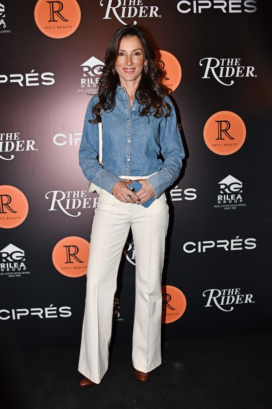 rona international realtynin kurucusu ruyam soysal miamideki the rider projesini ozel bir davetle tanitti