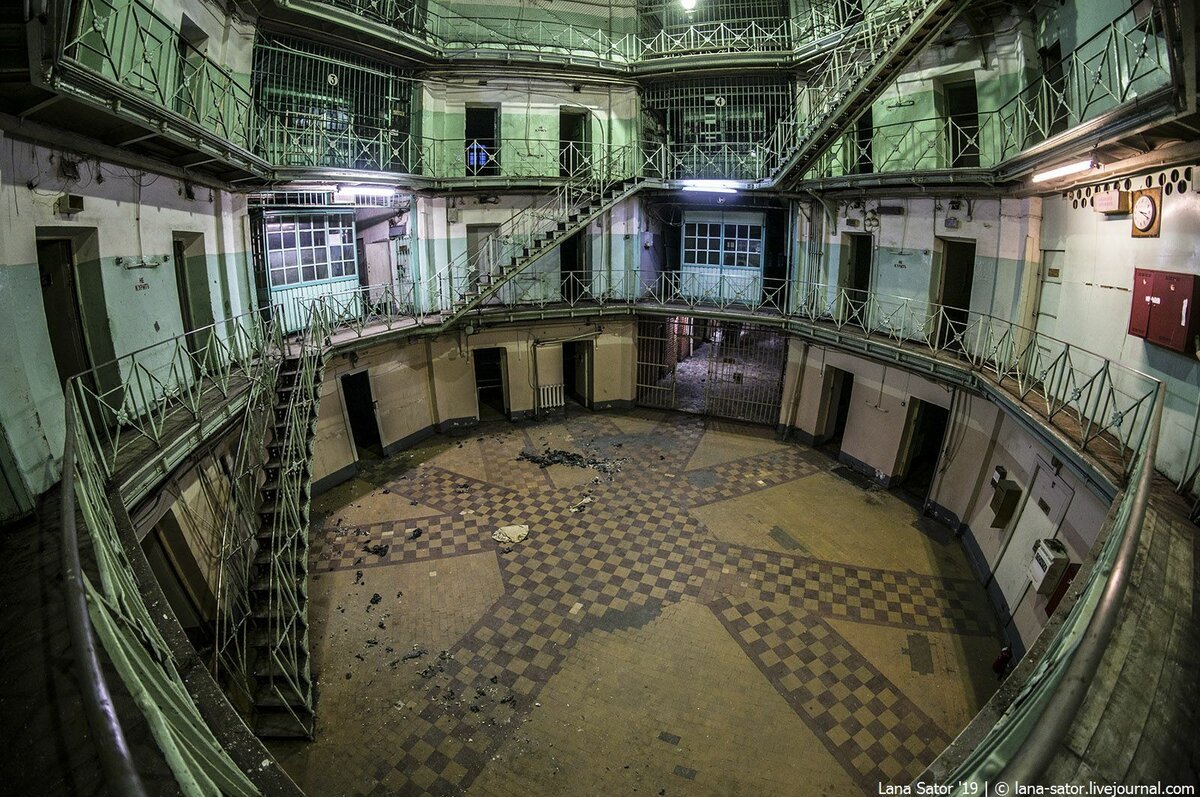 rusyanin st petersburgdaki kresty hapishanesi acik artirmada kvs grubuna satildi 3 J4D1HwKM