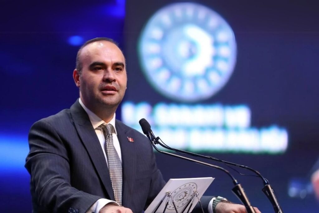 sanayi ve teknoloji bakani mehmet fatih kacir uluslararasi yatirimcilarin yeni teknolojilerde turkiyeye ciddi bir MFQR1JUX