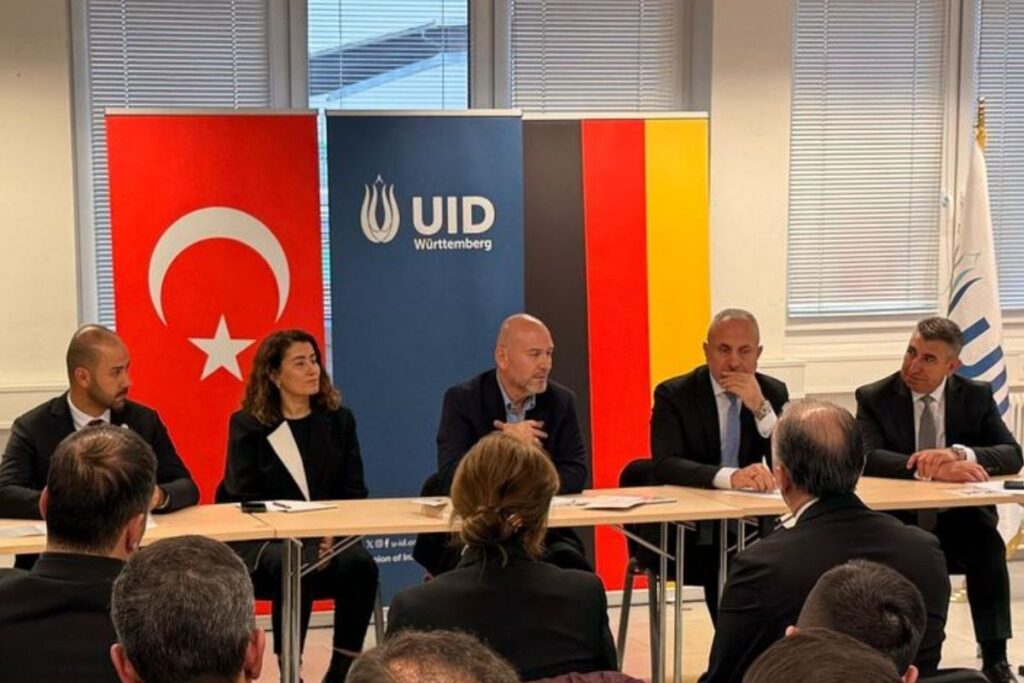 siyaseti birakan suleyman soylu stuttgartta patronlarla bulustu hlw6ypIg