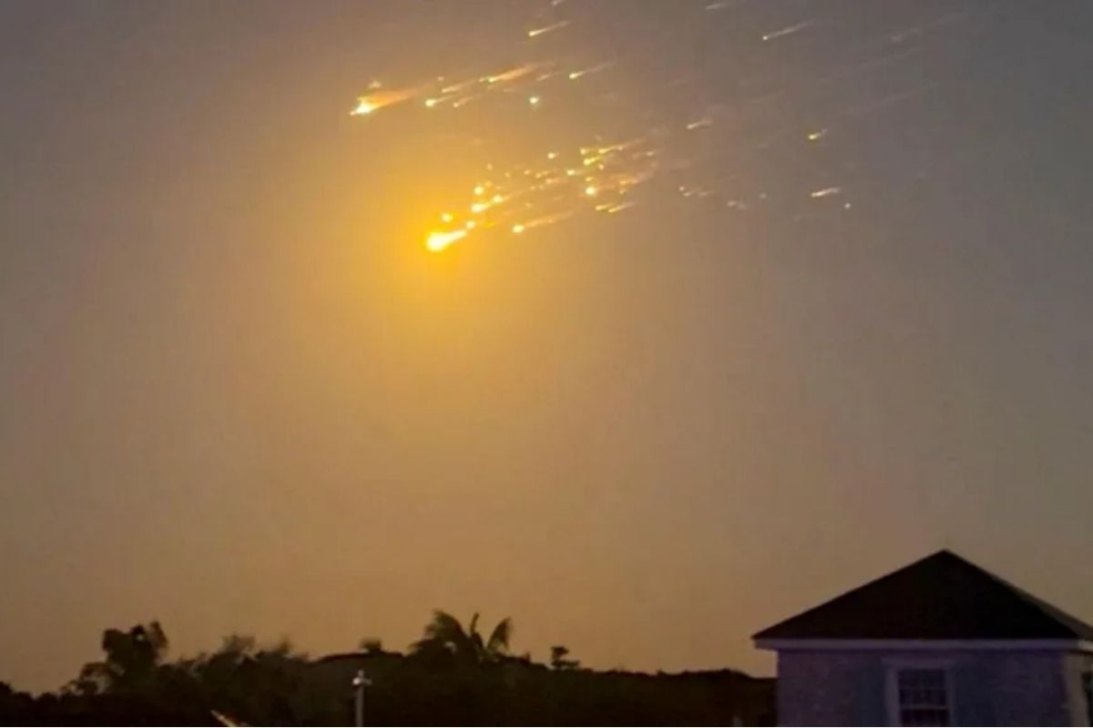 spacex starship roketi ikinci kez patladi gokyuzunden enkaz yagdi 0 wLX23aV5