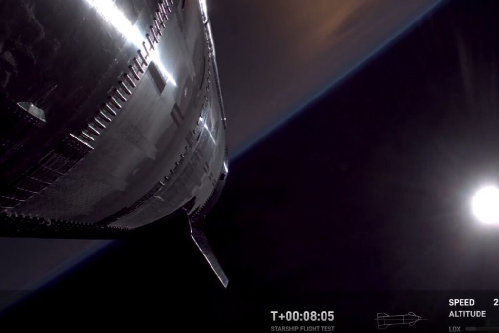 spacex starship roketi ikinci kez patladi gokyuzunden enkaz yagdi rS6a7V3l