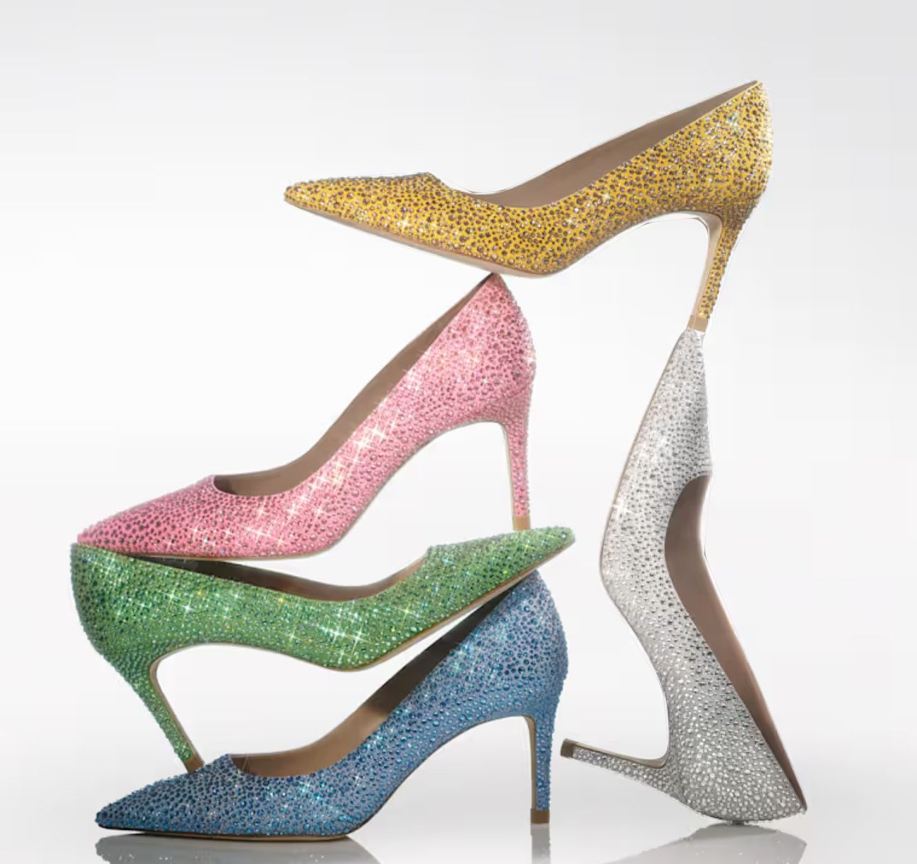 tapestry 584 milyon dolara aldigi stuart weitzman ayakkabilarini 105 milyon dolara satti 0 LO2Gnvsb