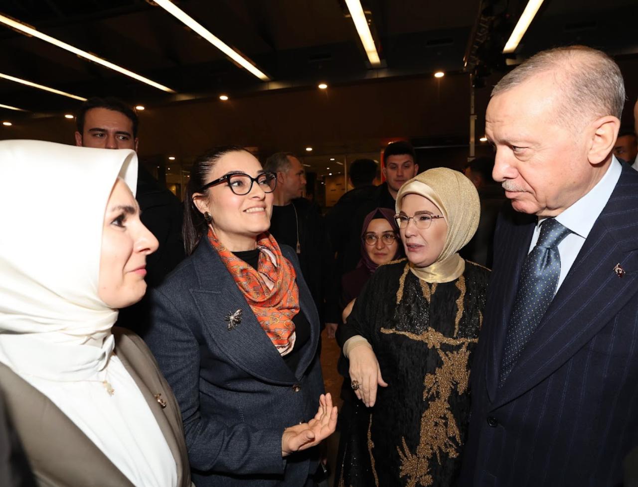 tekstili birakti 40 kovanla basladigi aricilik hikayesi tum kadinlara ilham oldu 1 89lYNLOX
