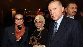 tekstili birakti 40 kovanla basladigi aricilik hikayesi tum kadinlara ilham oldu KRDNsTXz