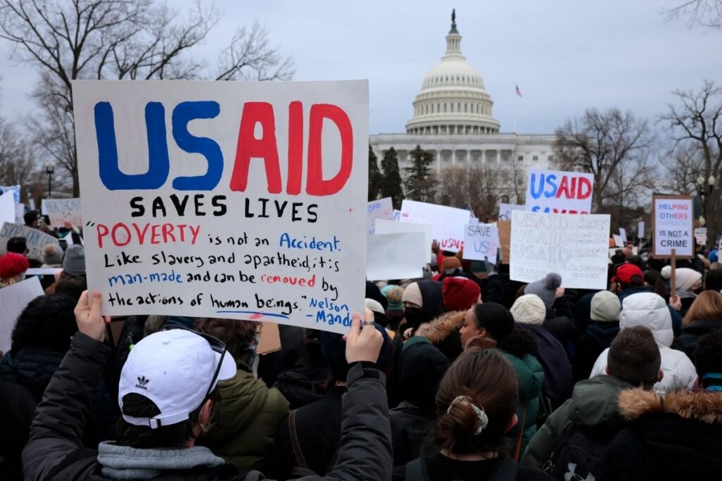 trumpin gereksiz harcama yaptigini ifade ettigi dis yardim kurulusu usaid mahkeme karari ile yeniden vQkrXjMI