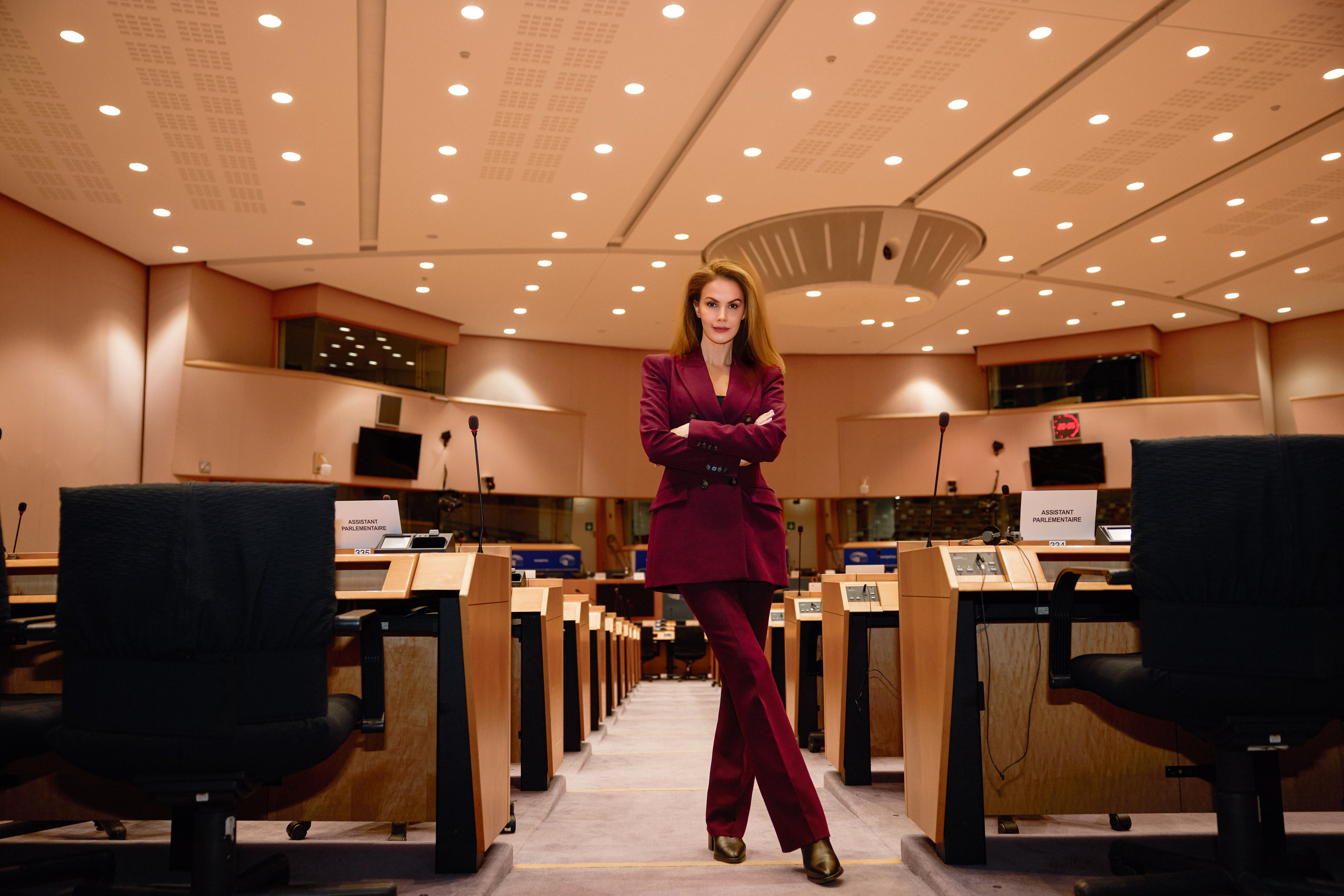 tulin sahin avrupa parlamentosunda sunum yapan ilk top model oldu 1