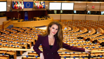 tulin sahin avrupa parlamentosunda sunum yapan ilk top model oldu NSqKPk7O