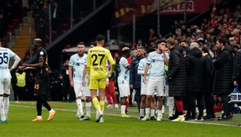 turkiye futbol federasyonu galatasaray macinda sahadan cekilen adana demirspora puan silme cezasi verdi DHODaBCc