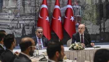 turkiye katar karma ekonomik komisyonu toplantisi istanbulda gerceklestirildi iki ulkenin maliye bakanlari da katildi tOfxEXlg