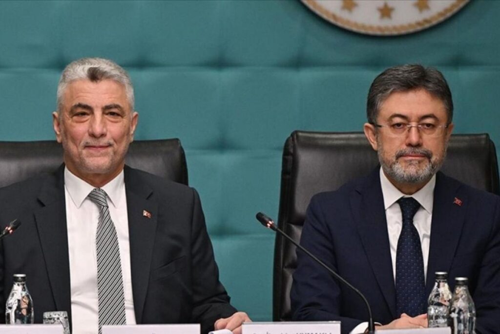 turkiyeden ukraynaya ust duzey cikartma ticaret bakani omer bolat ve tarim bakani ibrahim yumakli 8YtEGTXI