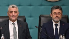 turkiyeden ukraynaya ust duzey cikartma ticaret bakani omer bolat ve tarim bakani ibrahim yumakli 8YtEGTXI