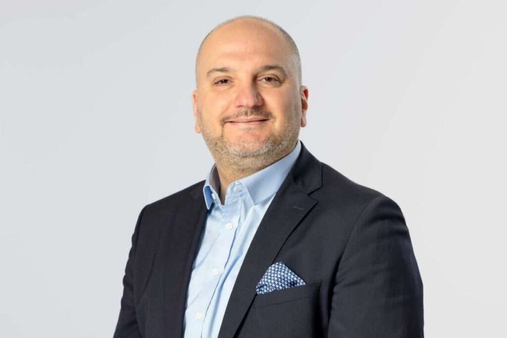 ulker ceosu mete buyurgan pladisin birlesik krallik ve irlandadan sorumlu baskani olarak atandi j8sPYgP4