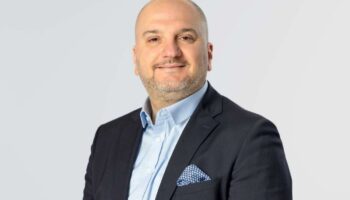 ulker ceosu mete buyurgan pladisin birlesik krallik ve irlandadan sorumlu baskani olarak atandi j8sPYgP4