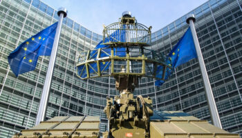 ursula von der leyen ab ulkelerine savunma harcamalarini gsyhnin yuzde 3une cikarmalari cagrisi yapti GGWXTy5g