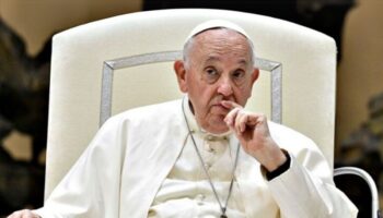 vatikan papanin hastanede izole solunum krizi gecirdigini acikladi YiGnaLh1