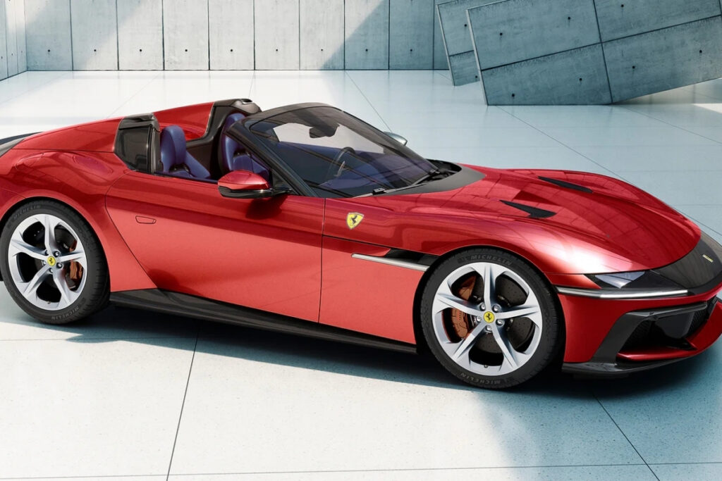 yeni bir ferrari efsanesi dodici cilindri spider vITfRRMl