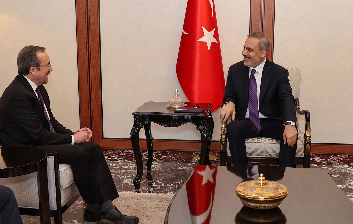 2014 2017 yillari arasinda abdnin turkiye buyukelcisi olarak gorev yapan john bassin esi holly holzer iNng5XAd