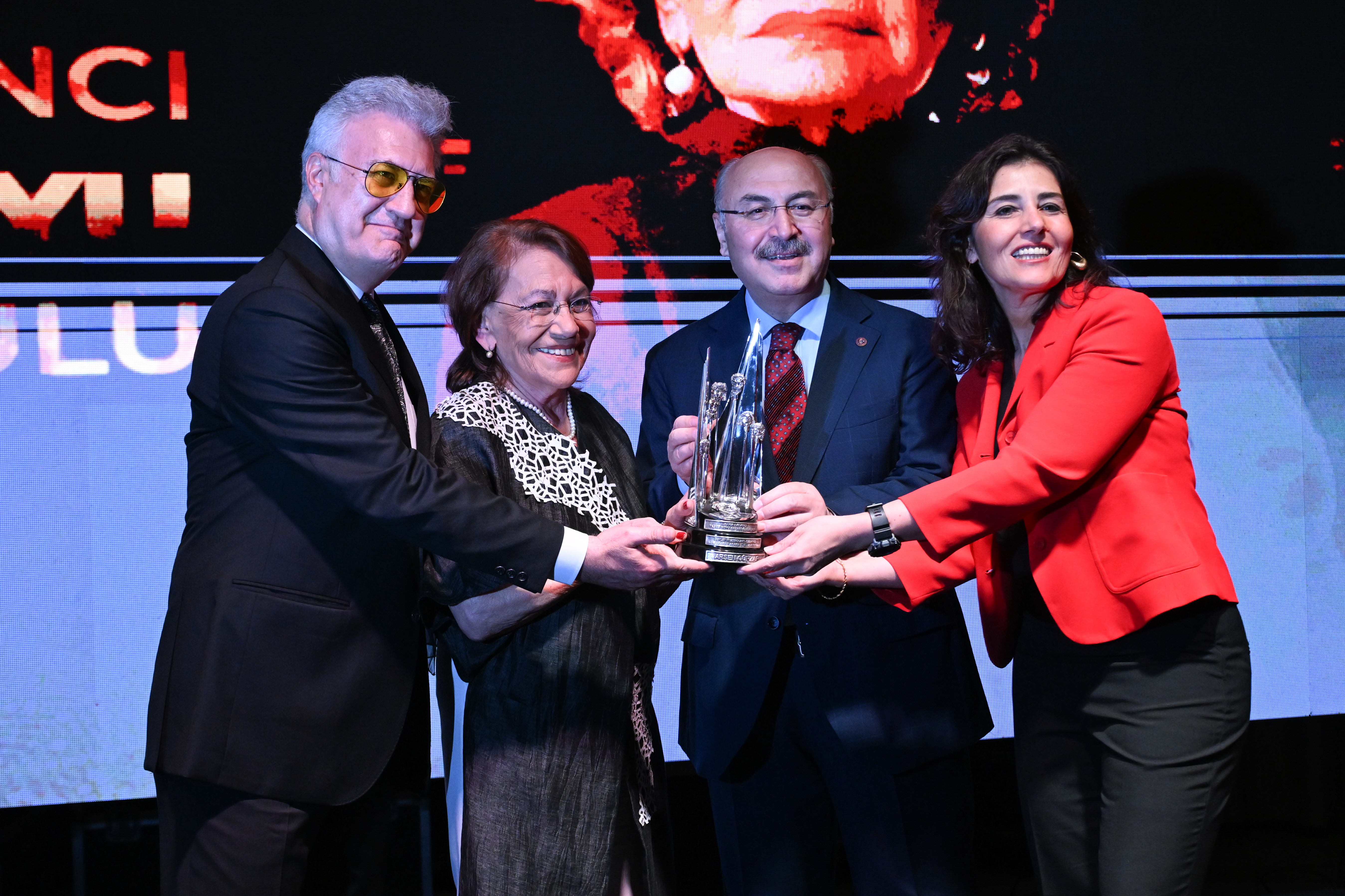 24 sabanci uluslararasi adana tiyatro festivali basladi 2 VgmEgP5E