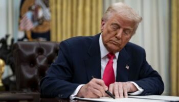 abd baskani donald trumptan yeni tarife abdde uretilmeyen tum otomobillere yuzde 25 gumruk vergisi YXDXvKGF