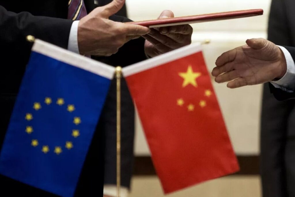 abd ile tarife restlesmesine giren cin ab ve asean ile isbirligi arayisinda HLWAVKiX