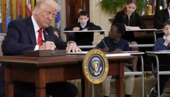 abd yuksek mahkemesi dei kapsamindaki 65 milyon dolarlik ogretmen egitim hibelerini gecici olarak durdurdu XiJmPRzr