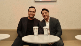 ak parti mkyksina secilen mesut ozil once trafikte iftariye dagitti sonra espressolabde kahve icti Hj8BsFVa