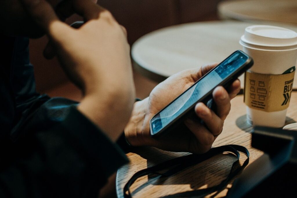 akilli telefonlar ile tabletler icin yeni duzenleme geliyor telefonlar 45 kere dusmeye dayanacak tHXFHufj