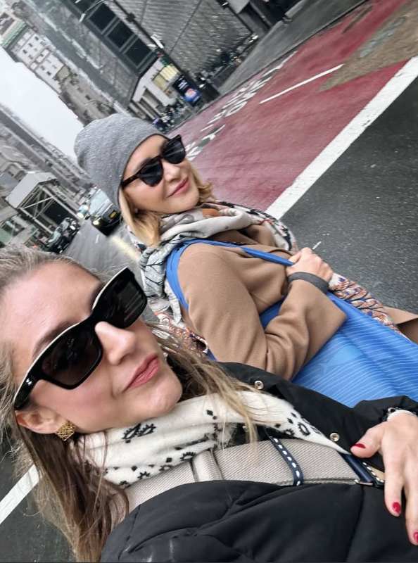 arzu sabanci melis agazat ve asli gumusel new yorkta bulustu 1 1pq1UbHB