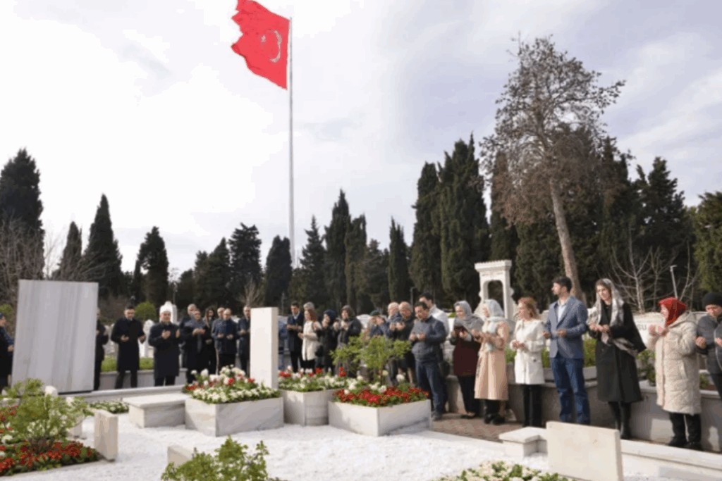 aygaz 56 yil once yasanan deniz kazasinda hayatini kaybeden murettebatini andi DEBGrPD5