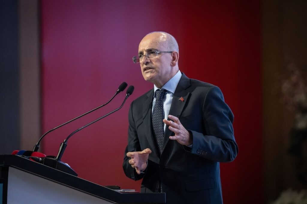 bakan simsek financial timesa konustu ortalik yatistiginda turkiye yabanci yatirimcilarin gozunde olumlu ayrisacak k3EknMnL