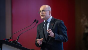 bakan simsek financial timesa konustu ortalik yatistiginda turkiye yabanci yatirimcilarin gozunde olumlu ayrisacak k3EknMnL